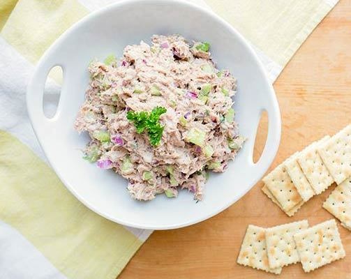 ميز اردور/ سالاد تن ماهي، هم پيش غذا هم غذا