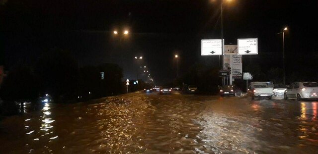 ورود فاضلاب انسانی به خیابان‌های ماهدشت