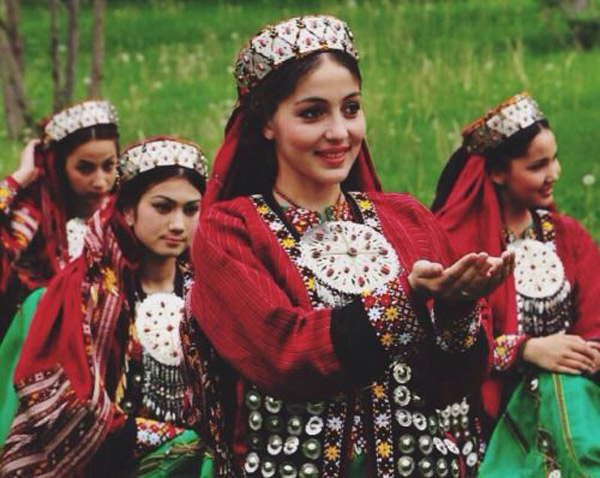 ۱۵ مدل لباس ترکمنی زنانه زیبا و جذاب