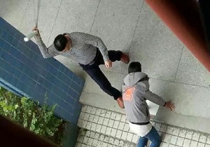 ضرب‌و‌شتم معلم توسط خانواده دانش‌آموز شلاق‌خورده در کارون