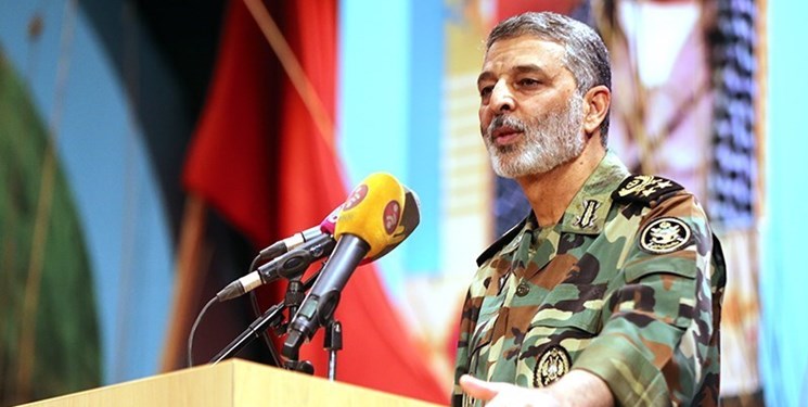 توضیحات فرمانده‌کل ارتش درباره انهدام پهپاد متجاوز