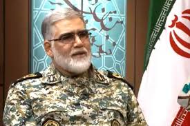 امیر پوردستان: سیاست و نظامی گری نباید درهم ادغام شود