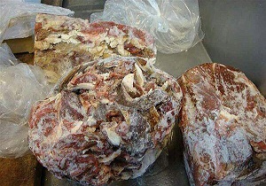 توقیف یک دستگاه خودروی حامل گوشت فاقد مجوز در قزوین
