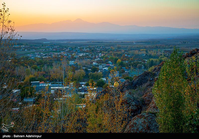 عکس/ پل معلق قوسی شیشه ای شهر هیر اردبیل