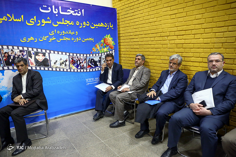 عکس/ ثبت نام مجدد نماینده ای که دنبال استعفا بود!