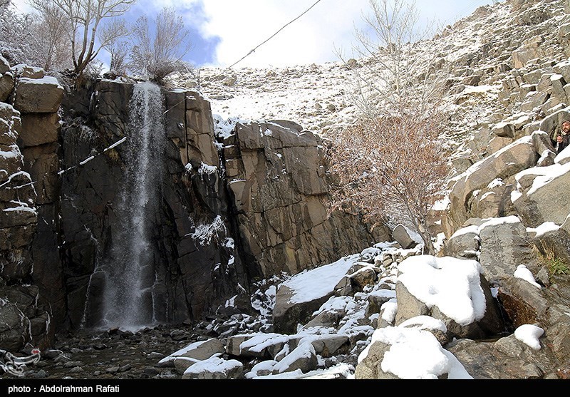 طبیعت برفی آبشار گنجنامه همدان