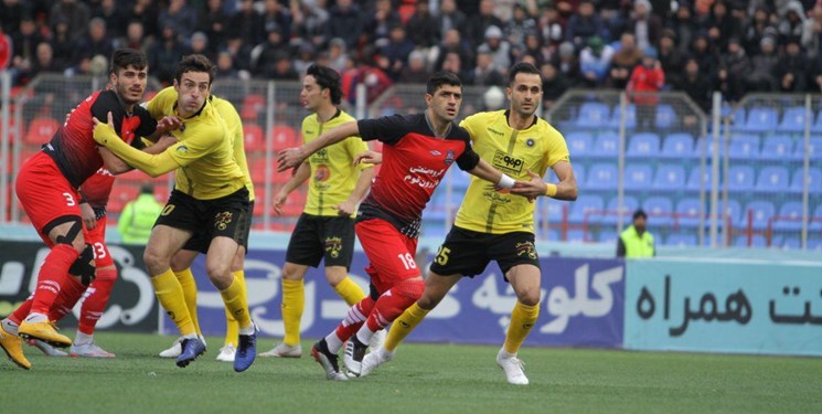  تساوی شهرخودرو و سپاهان در پایان نیمه اول