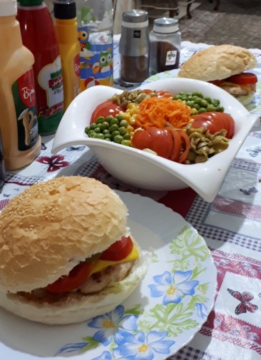 از شما/شام خانگي(چيکن بورگر)😋