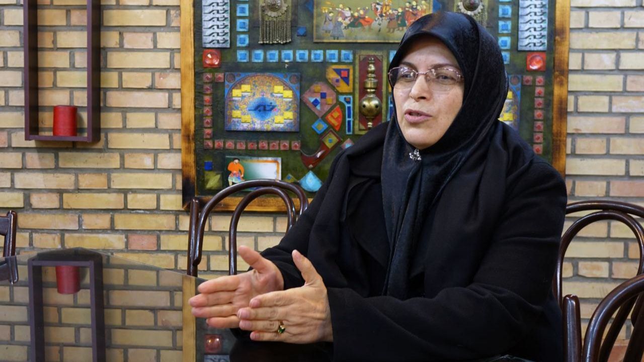 آذر منصوری: حق اعتراض مسالمت‌آمیز به رسمیت شناخته شود