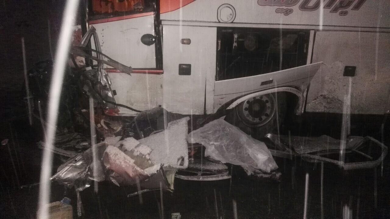واژگونی اتوبوس یک کشته و ۲۵ مجروح برجای گذاشت