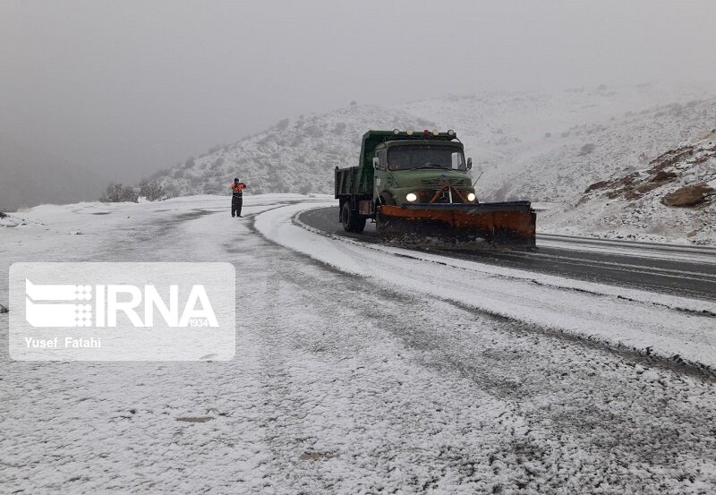 جاده‌های کردستان لغزنده است
