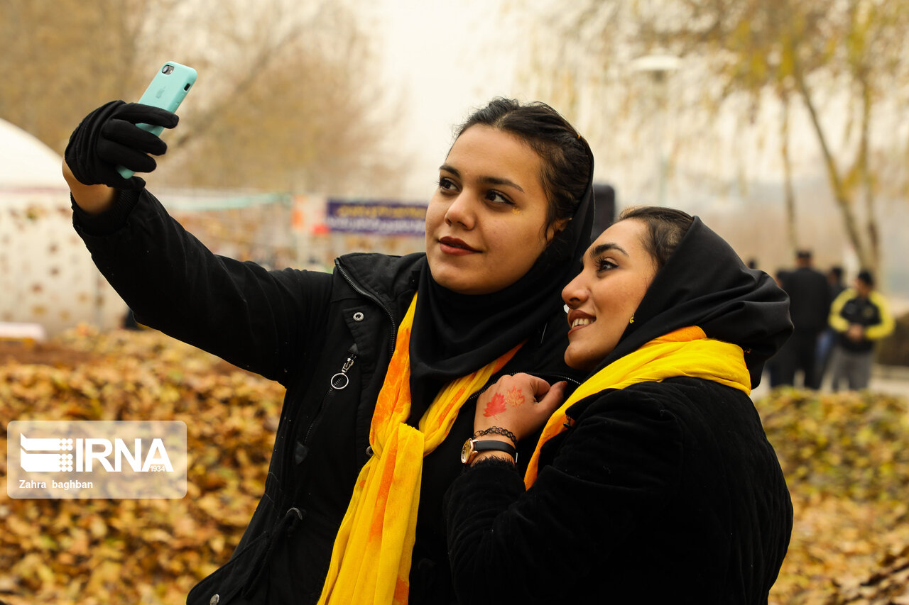 عکس/ دومین جشنواره پاییزی برگ‌ها و رنگ‌ها در اصفهان