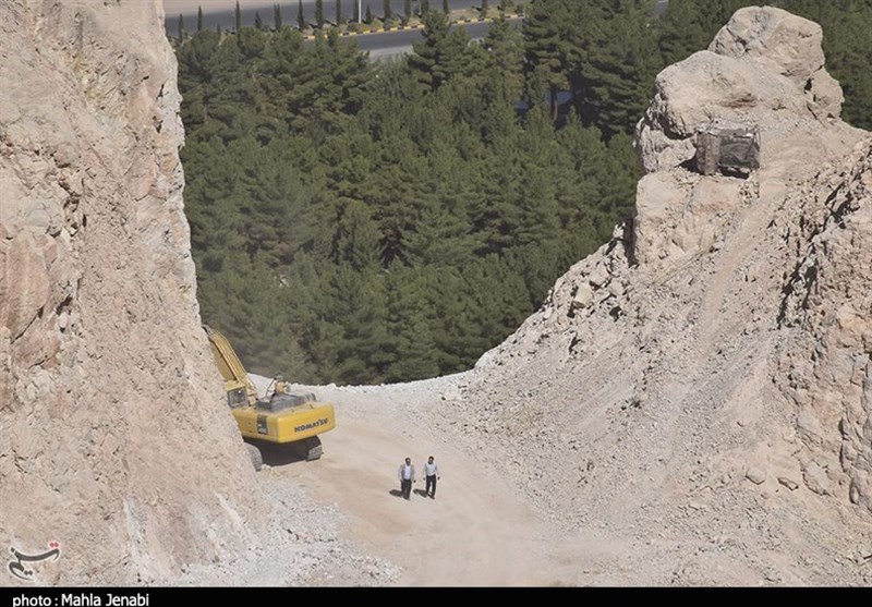 رانت، فساد و کوه‌خواری در پروژه هتل بام‌ شهر کرمان