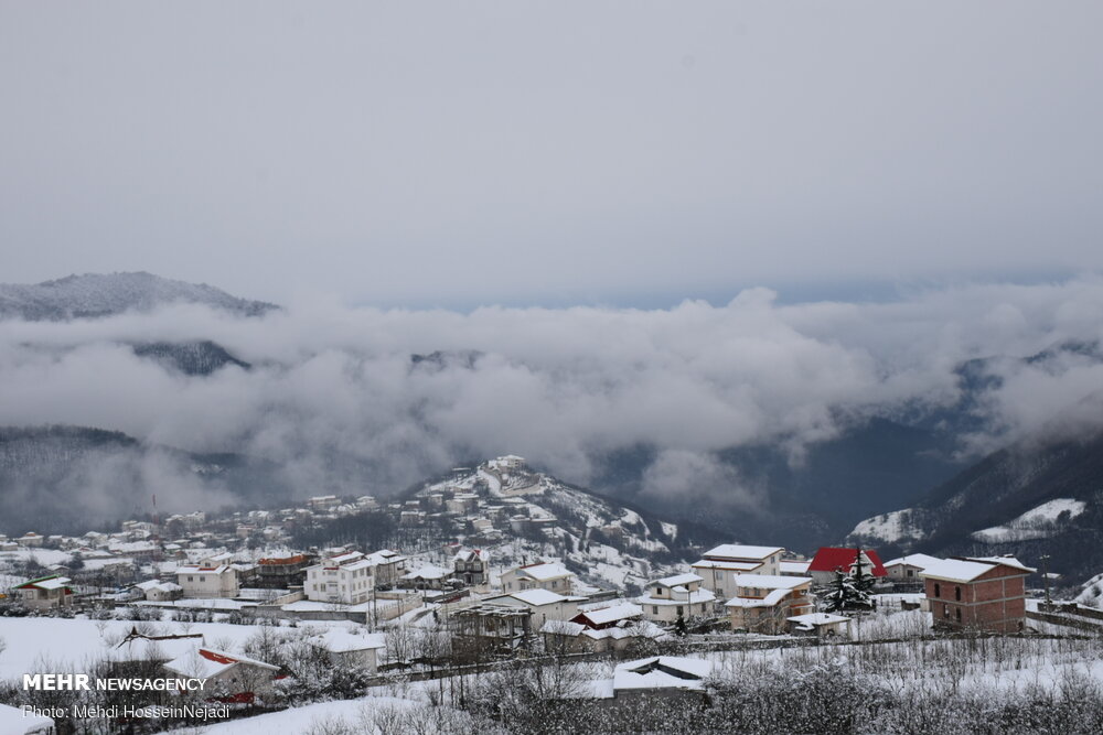 طبیعت زمستانی گردنه کوهستانی حیران