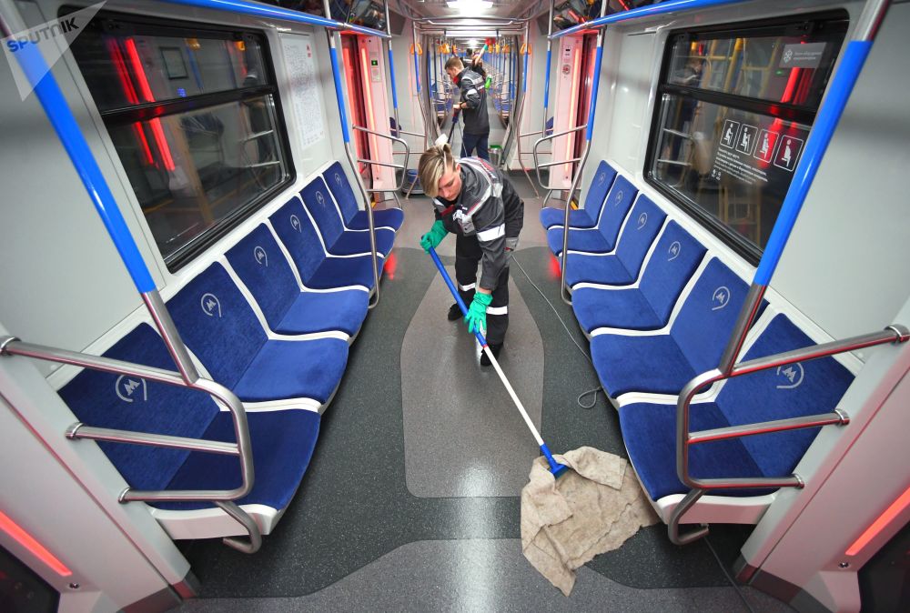 قطارهای مترو مسکو را چطور تمیز می کنند؟