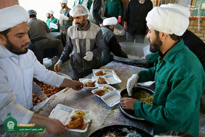 عکس/ خدمت رسانی آستان قدس رضوی در مناطق سیل زده سیستان و بلوچستان