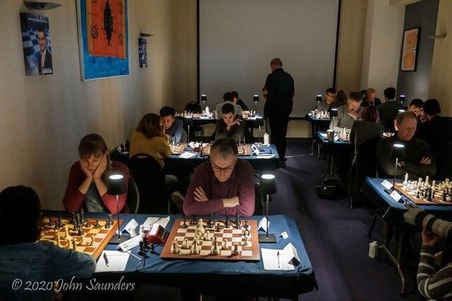 قطع شدن برق در مسابقات شطرنج و بازی زیر نور آباژور