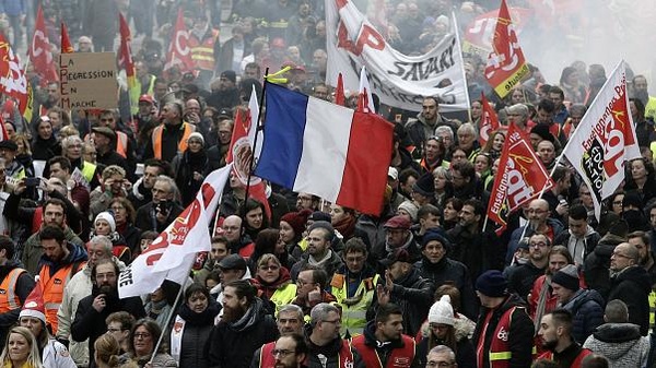 تظاهرات گسترده اتحادیه‌های تجاری در پاریس