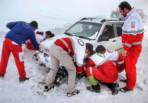 امدادرسانی هلال احمر استان سمنان در برف و کولاک
