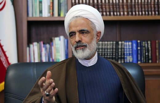 کنایه انصاری به اصولگرایان: شاید مشکلات دولت احمدی‌نژاد هم بر گردن اصلاح‌طلبان است
