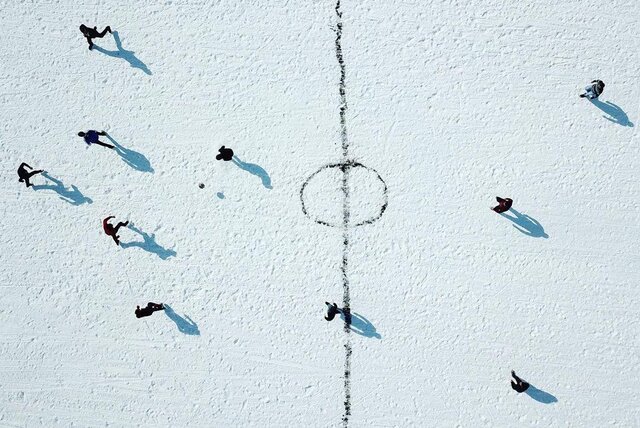  فوتبال روی یخ