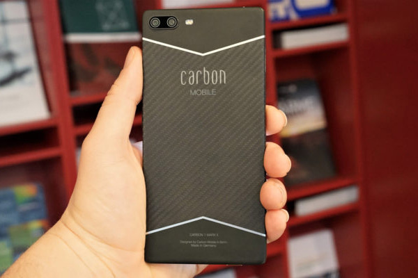 با گوشی سبک وزن Carbon 1 Mk II آشنا شوید