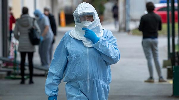 مردم درگیر مبارزه با «ویروس کرونا»؛ مدعیان اصلاحات مشغول انتشار «ویروس شایعه»