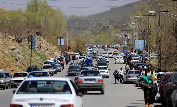 جاده‌های مسیر گنج‌نامه بسته شد