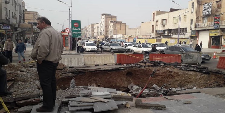 جان‌باختن 3 نفر بر اثر سقوط 2 خودرو در میدان کشاورز قم