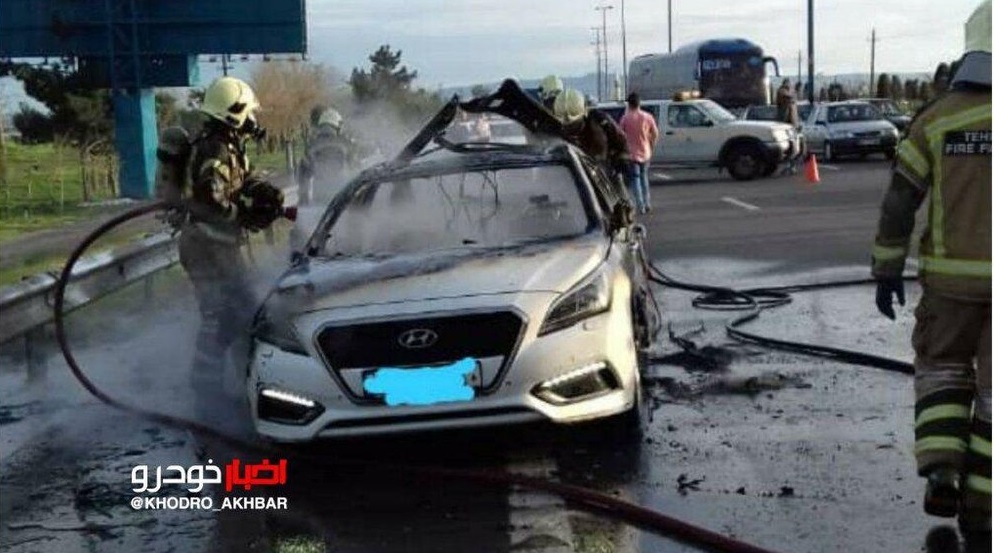 عکس/ انفجار سوناتا در اتوبان قم به خاطر نگهداری الکل