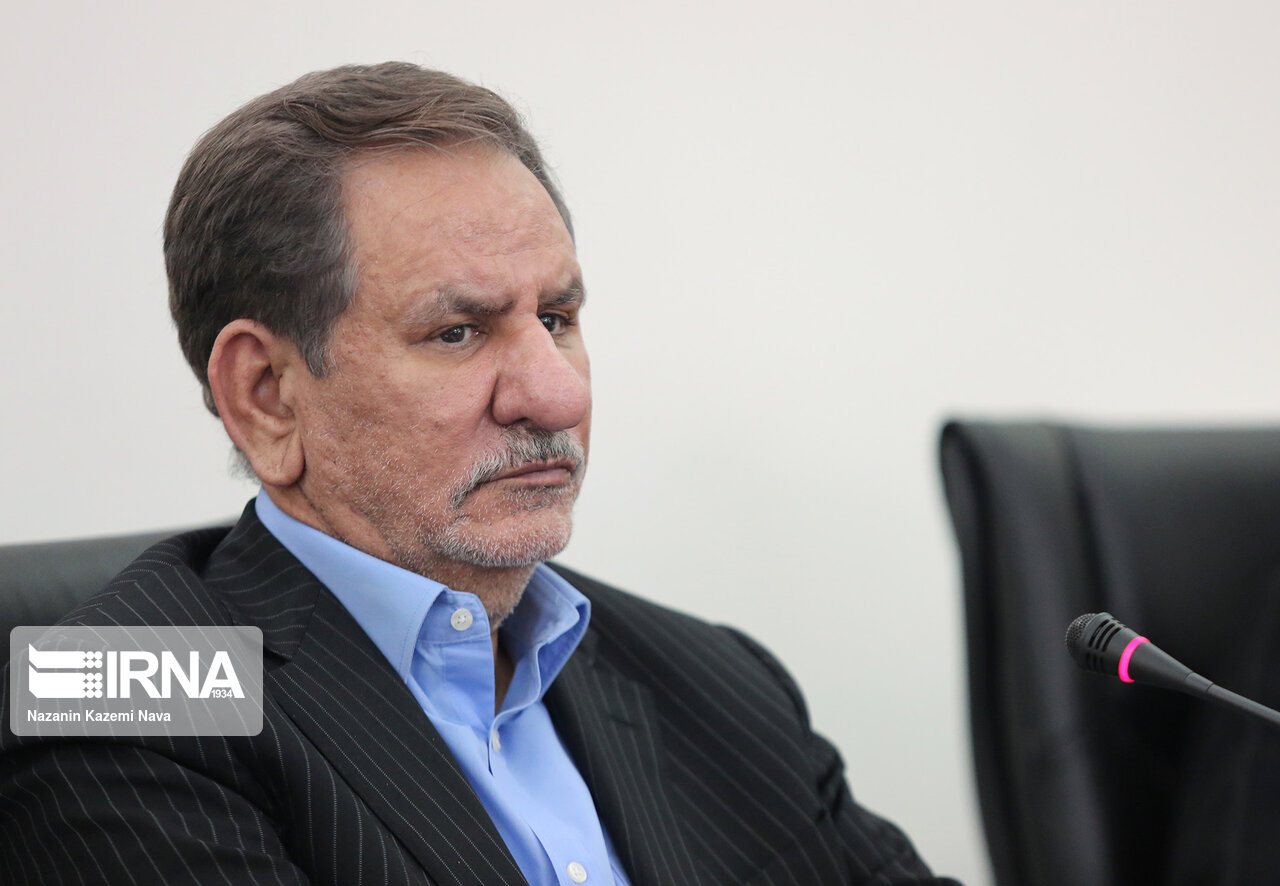 جهانگیری: تشییع و ترحیم خارج از دستورالعمل‌های بهداشتی جان مردم را به خطر می‌اندازد