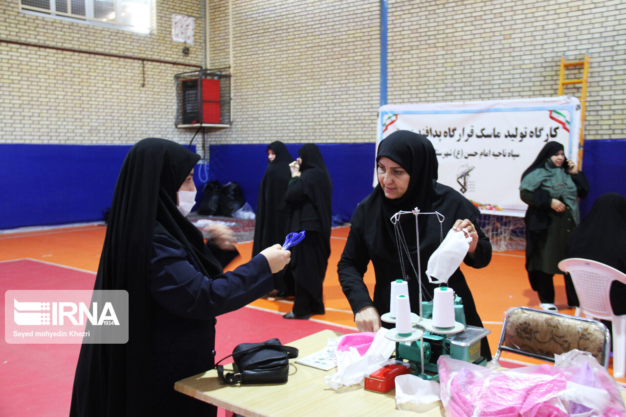 تولید ماسک توسط نیروهای بسیج مردمی قزوین