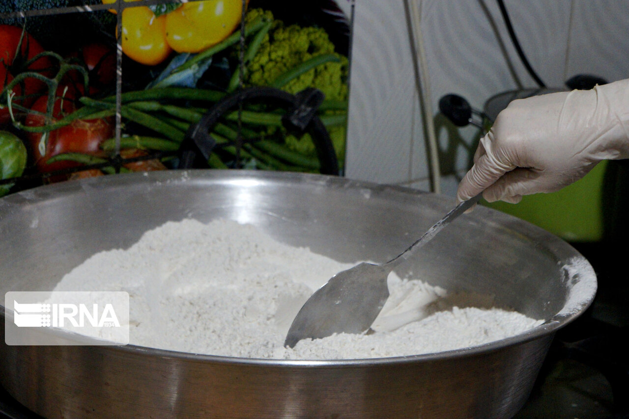 حلوای ضیابری شیرینی محلی گیلان