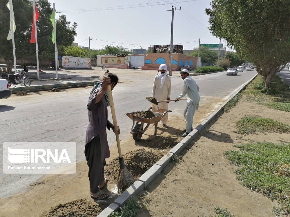 پاکسازی معابر شهر چابهار پس از سیلاب اخیر