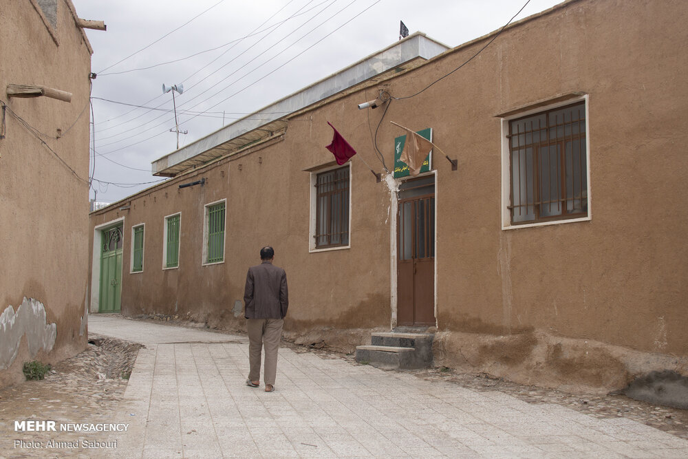 روستای بیابانک سرخه همراه پویش در خانه بمانیم
