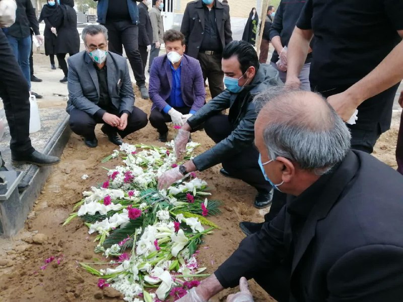 عکس/ حضور سخنگوی وزارت بهداشت در مراسم تشییع اقوام!