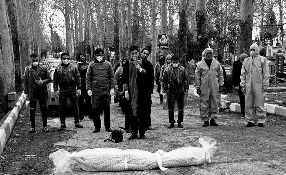 عکس/ خاکسپاری غریبانه جانباختگان کرونا در بهشهر