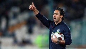 مجیدی از بازیکنان استقلال تست می‌گیرد