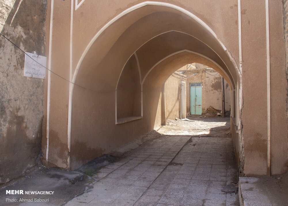 روستای بیابانک سرخه همراه پویش در خانه بمانیم
