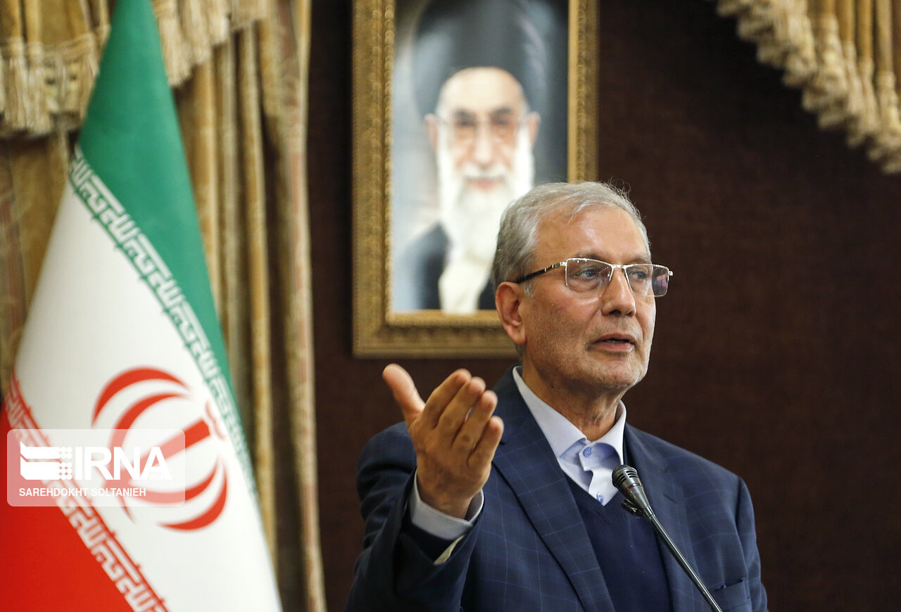 ربیعی: ۱۰۰ هزار میلیارد تومان به مبارزه با کرونا و پیامدهای آن اختصاص یافت
