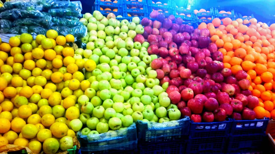 کاهش قیمت میوه بهاره در بازار اصفهان