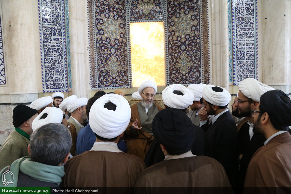 حق آموزنده ادب را اینگونه به جای آورید