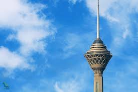 عکس/ برج میلاد در بین ابرها محاصره شد