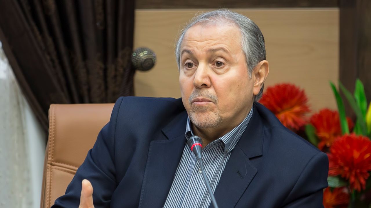 انتقاد از برگزاری صحن علنی مجلس بدون رعایت بهداشت