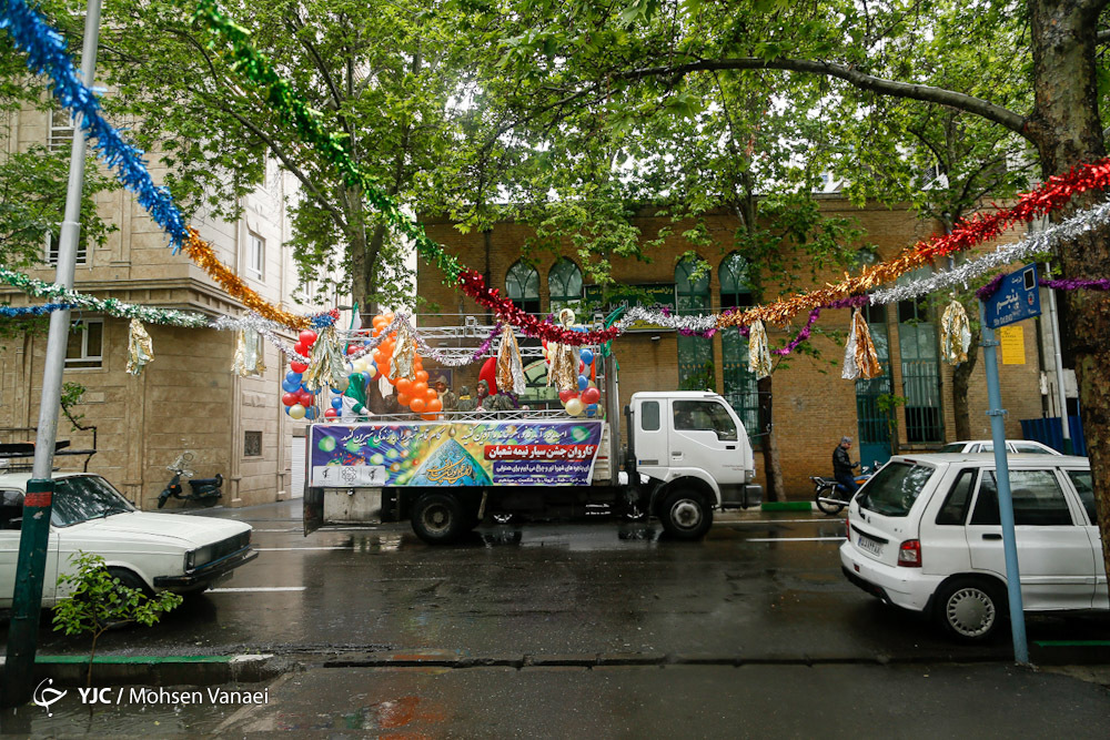 عکس/ کاروان جشن ظهور در هوای بارانی تهران