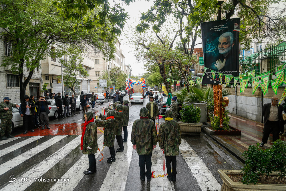 عکس/ کاروان جشن ظهور در هوای بارانی تهران