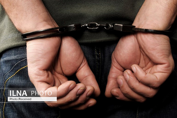 کشف نارنجک و سلاح جنگی از خودروی یک قاچاقچی مسلح