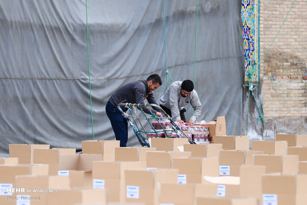 بسته بندی 2500 پک خوراکی در مسجد النبی قزوین