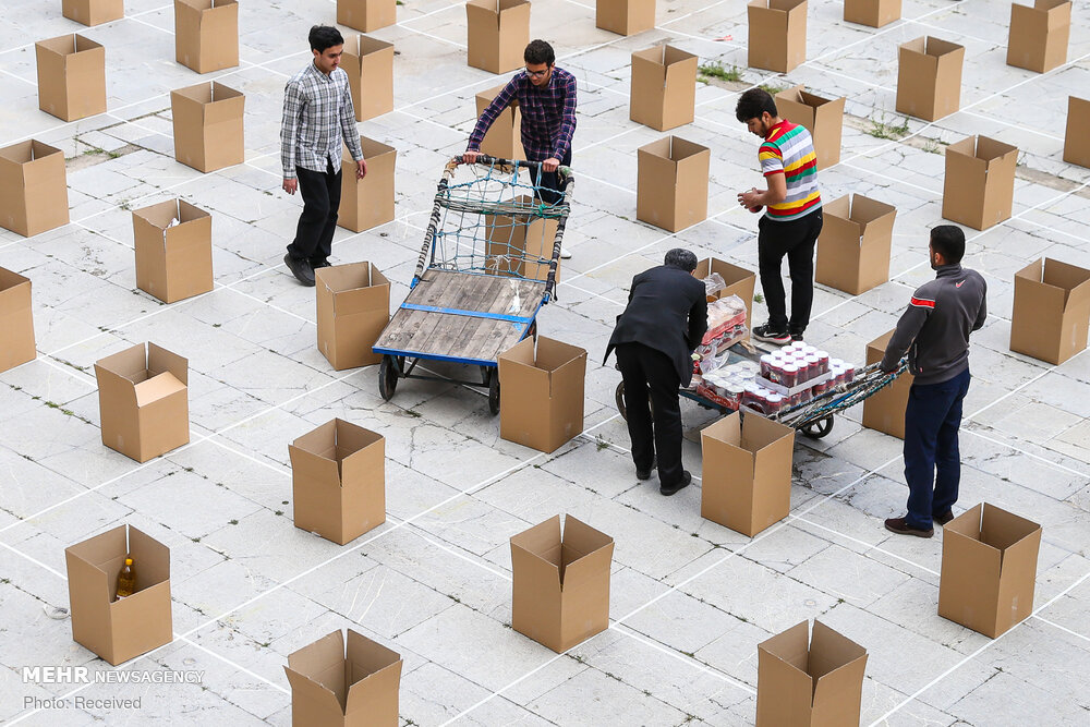 بسته بندی 2500 پک خوراکی در مسجد النبی قزوین
