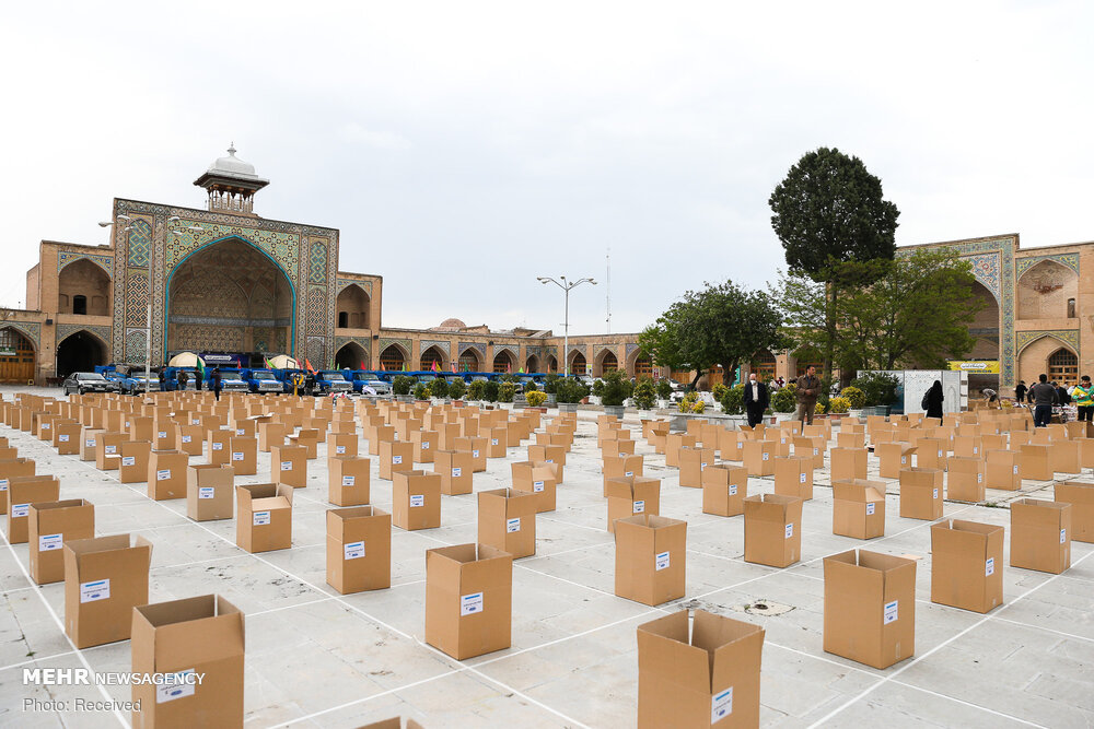 بسته بندی 2500 پک خوراکی در مسجد النبی قزوین